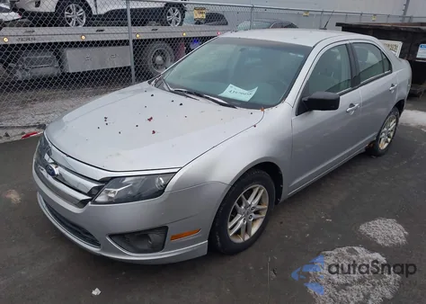 2012 Ford Fusion S из США, поврежденный, VIN 3FAHP0GA9CR204237